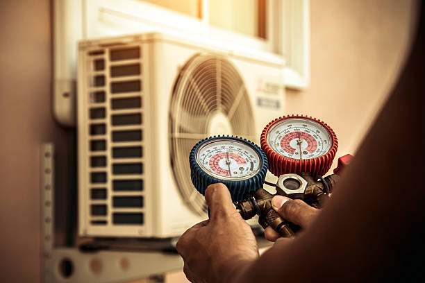 Professional Hvac Installation technician working in Bascom, FL